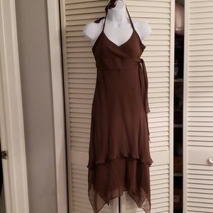 Flowy and flattering brown dress